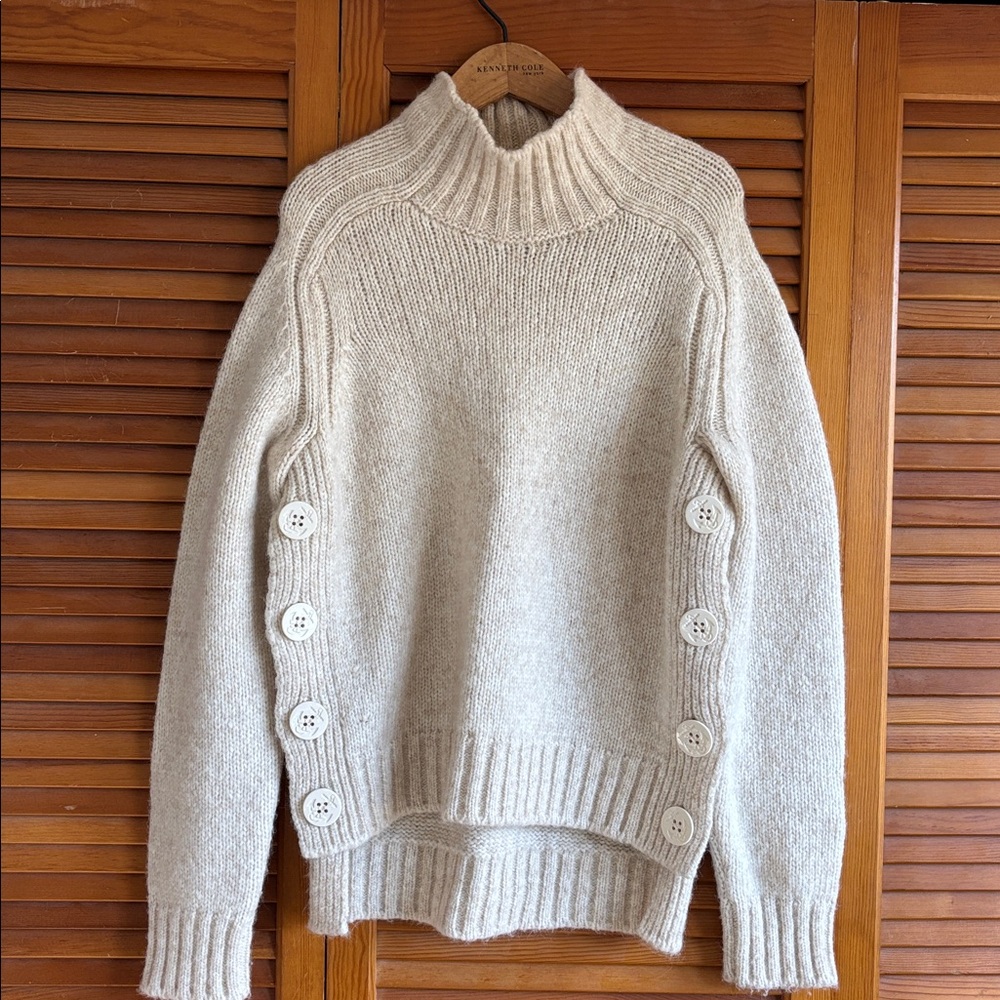 N.21 Wool Alpaca Turtleneck Cream Pullover Sweater with Button Detail‎ Size 40